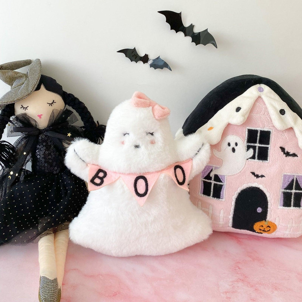 BOO-tiful ghost/white -(Mon AMI)