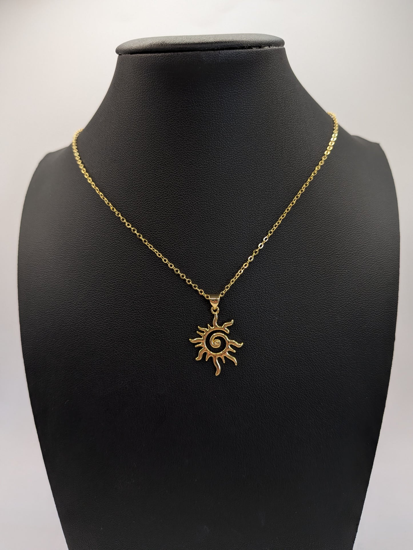 Gold Sun Pendant Necklace – 18K Gold Plated Celestial Charm, Dainty Everyday Jewelry